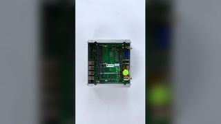 Мини-ПК процессора Intel Core I5 ​​8305G с 2 RS232 COM 2 LAN 1 VGA 2 HD-MI для фабрики